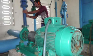 Conductora de agua de Banes