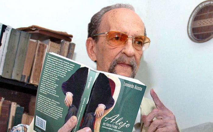 Leonardo Acosta tiene la doble condición de Premio Nacional de Literatura y Música