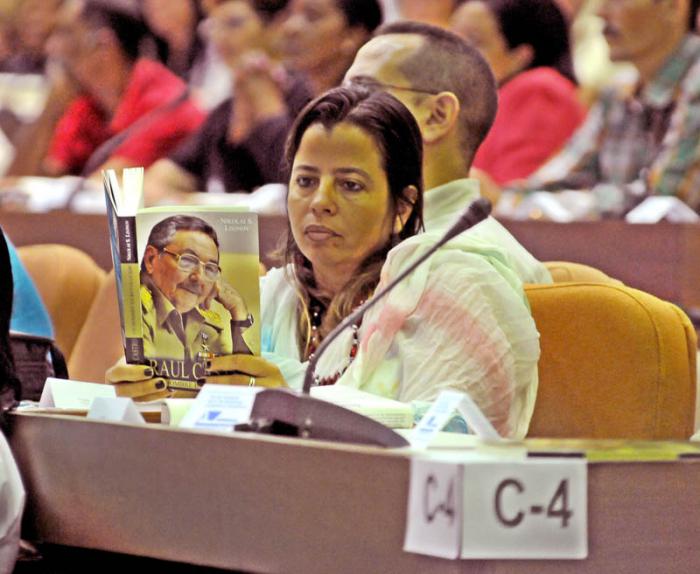 Presentaciòn del Libro Raùl un hombre en Revoluciòn del autor Nikolai S, Leonov en el Palacio de las Convenciones,