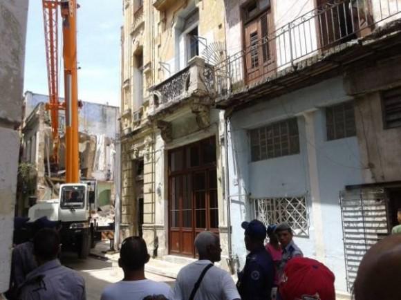 Derrumbe de un edificio de dos plantas, con saldo de 4 fallecidos, producido en la calle Habana, entre Obispo y Obra Pía, en La Habana Vieja, en Cuba, el 15 de julio del 2015