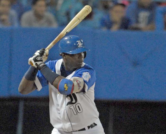 54 Serie Nacional de Beisbol, Estadio Latinoamericano  Rudy Reyes jugador de cuadro de Industriales.