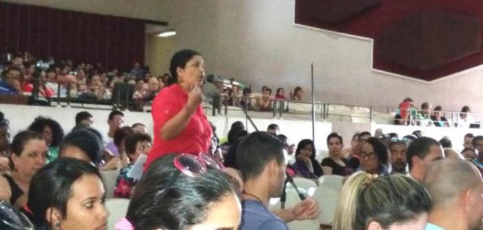 Los participantes reflexionaron acerca de la globalización neoliberal que pretenden imponernos en materia cultural.