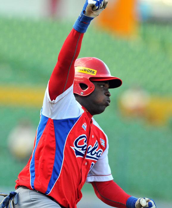 Beisbol-cuba-Premier12-2do partido Cuba vs Holanda gana cuba 6 x 5, Stailer Hernandez pego Jonron x cuba