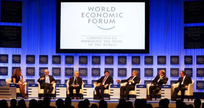 Debate de asistentes al Foro de Davos sobre la Cuarta revolución industrial. 