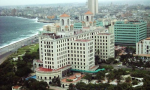 Vista de la parte metropolitana de la Ciudad Habana. En primer plano se observa al Hotel Nacional de Cuba.
