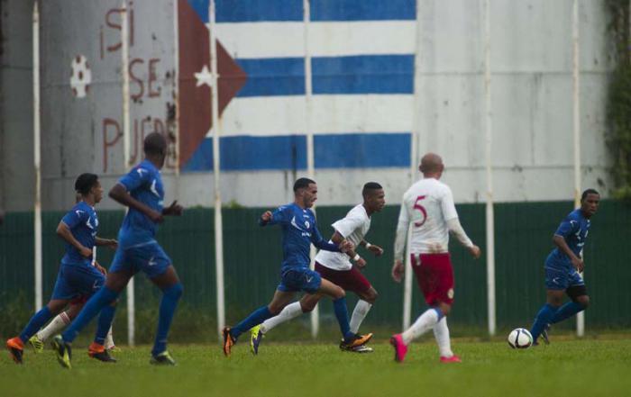 Capitalinos vs Ciego de Ávila en el Campeonato Nacional de Fútbol, en el Estadio Pedro Marrero.