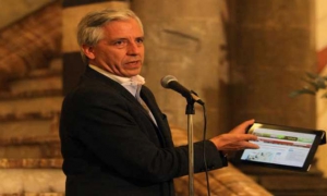 El vicepresidente boliviano Álvaro García Linera, señala que hay que aguardar por los resultados de las zonas rurales y los emitidos en el extranjero.