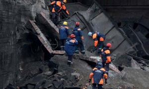 Confirman 36 muertes por explosión minera en Rusia