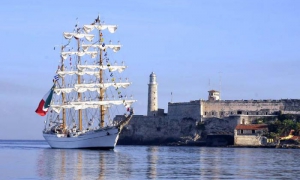 Visita de amistad del buque escuela de México, Cuauhtémoc a La Habana,entrada al puerto habanero.