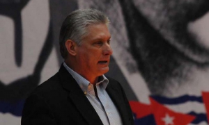 El miembro del Buró Político, Miguel Díaz-Canel Bermúdez, leyó la Resolución sobre el Informe Central. 