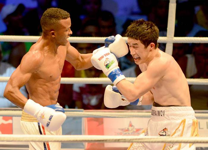 Boxeo-VI serie mudial de Boxeo-Cuba vs Uzbequistan 60 kg Lazaro Alvarez vs Elnur Abduraimov