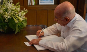 Abren LIBRO DE CONDOLENCIA POR ATENTADO EN NIZA