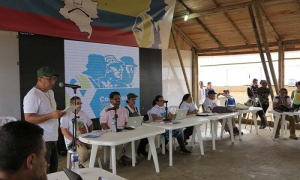 Las discusiones las preside el máximo líder de la guerrilla, el comandante Timoléon Jiménez.