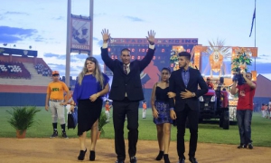 Ariel Pestano durante su despedida como pelotero activo