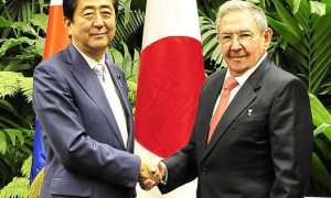 Raúl Castro y Shinzo Abe