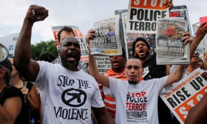 Según avanza ahora el proceso electoral se convierten en cotidianas las manifestaciones de violencia en las cuales efectivos de la policía dan muerte a ciudadanos negros; así como las protestas en contra de esto. 