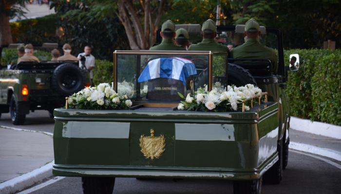 Cubans crowd streets to watch Caravan of Freedom