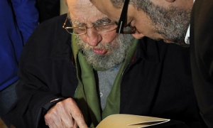 El Comandante en Jefe Fidel Castro Ruz recorrió las instalaciones del Laboratorio para el Arte, proyecto de innovación sociocultural impulsado por Kcho, en Romerillo, comunidad periférica del Consejo Popular Cubanacán, situada en el municipio de Playa.