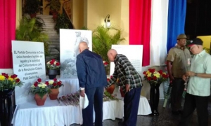 Matanceros de varias generaciones, combatientes, trabajadores, amas de casa, personas de las más disímiles profesiones, en una palabra, el pueblo, rindió tributo póstumo a la persona que más hizo por la dignidad de los cubanos: Fidel.