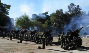 El homenaje al Comandante en Jefe fue asumido por artilleros de la Unidad de la Gloria Combativa Protesta de Baraguá. 