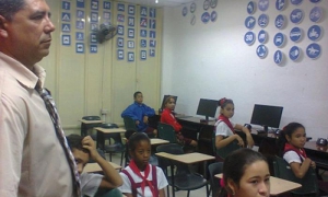 Niños del círculo de interés de la escuela tunera participaron en la inauguración del aula especializada.