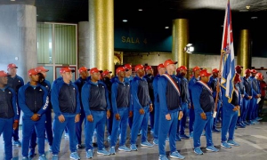 Beisbol Abanderan equipo el IV Clasico Mundial Antonio Becali presidente del INDER y Jose Ramon Fernandez presidente del COI