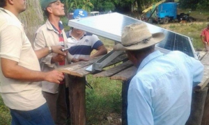 El programa de electrificación de viviendas aisladas se lleva a cabo en todo el país. 