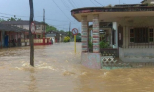 Inundaciones en el poblado Caraballo, en Jaruco. foto: cortesía televisión mayabeque