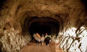 Personas evacuadas en Gibara, Holguín