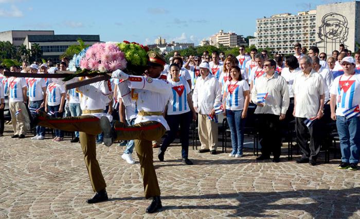 Festival Abanderan Delegación  Mundial de la Juventud y los estudiantes Sochi 2017 Jose Ramon Machado Ventura segundo secretario del PCC y Sucely Morfa secretaria de la ujc nacional.