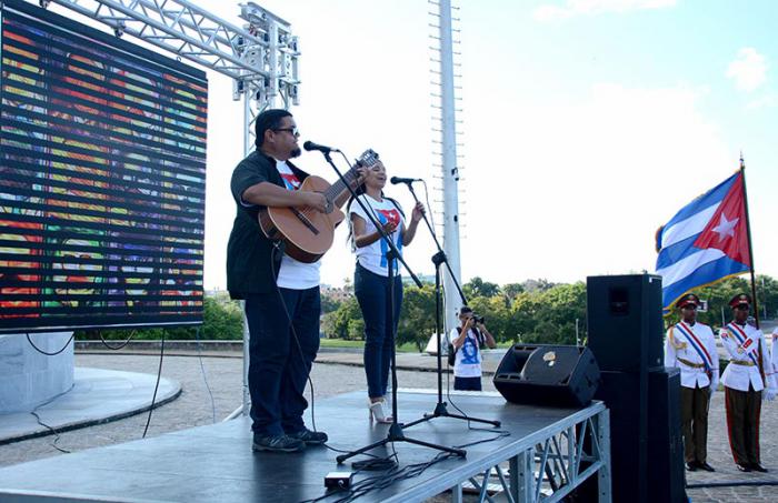 Festival Abanderan Delegación  Mundial de la Juventud y los estudiantes Sochi 2017 Jose Ramon Machado Ventura segundo secretario del PCC y Sucely Morfa secretaria de la ujc nacional.