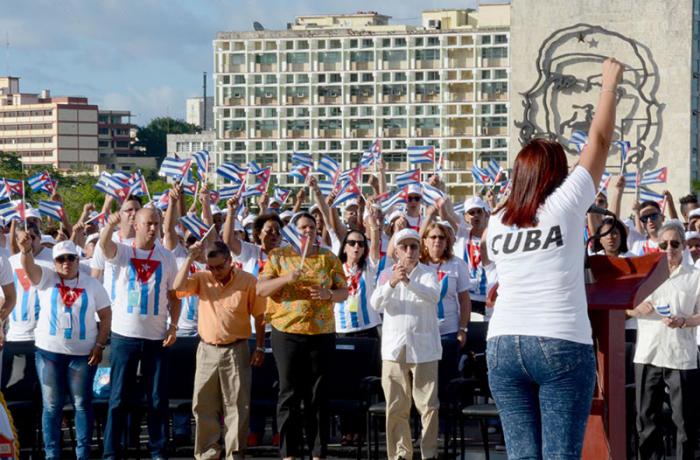 Festival Abanderan Delegación  Mundial de la Juventud y los estudiantes Sochi 2017 Jose Ramon Machado Ventura segundo secretario del PCC y Sucely Morfa secretaria de la ujc nacional.
