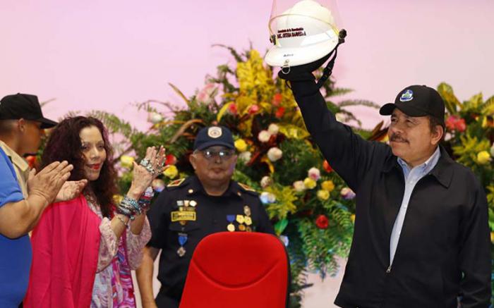 El presidente de la República, Comandante Daniel Ortega Saavedra, y la vicepresidenta compañera Rosario Murillo, encabezaron este martes el acto por el aniversario 38 de la fundación del Ministerio de Gobernación.
