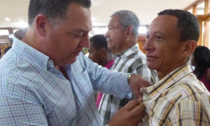 Condecoran a campesinos destacados en Guantanamo