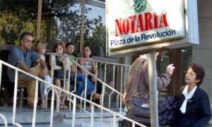 Las gestiones de realizan en horas de trabajo.por un lado se resuelve y por otro se afectan otros trabajadores.Bufete de 23 y J Nota0008