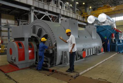 Trabajadores eléctricos por elevar calidad en los servicios. Termoeléctrica Antonio Guiteras de Matanzas.