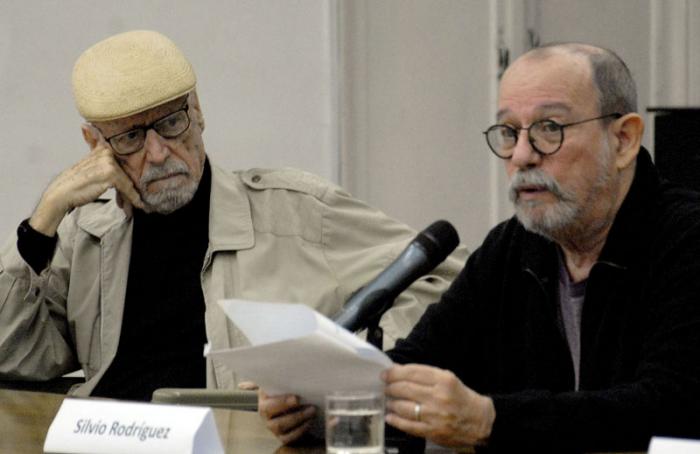 Premio Literario Casa de Las Américas 2018; Sala Che Guevara; Constitución del Jurado y Palabras de Inauguración; Poeta y ensayista Roberto Fernández Retamar (Izquierda), Cantautor Silvio Rodríguez (Derecha)