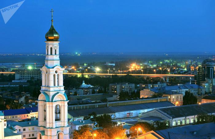 Ciudades rusas que albergarán el Mundial 2018. Vista de Rostov del Don a través del campanario de la catedral del Nacimiento de la Virgen.
