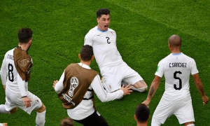 José María Giménez logró en tiempo de compensación el gol que le dio los tres puntos a Uruguay en la apertura del Mundial.