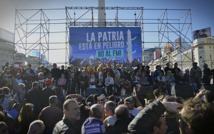 CONVOCAN EN ARGENTINA A MOVILIZACIÓN CONTRA EL ACUERDO CON EL FMI