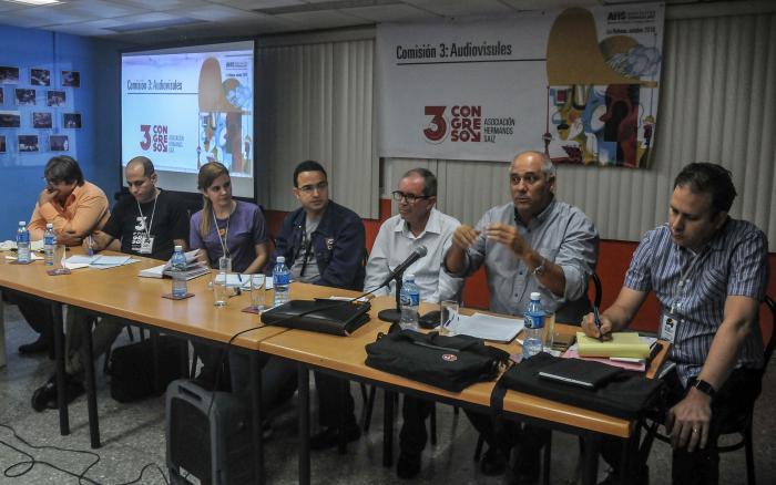 El ministro de Cultura, Alpidio Alonso, compartió con delegados al Congreso.