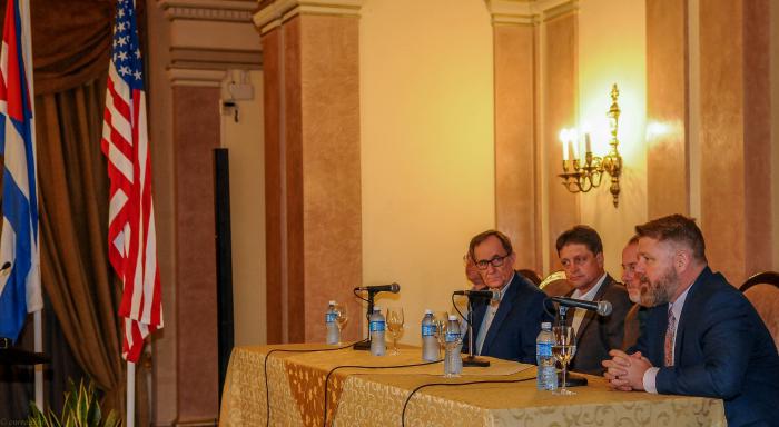 Conferencia Agrícola Cuba-Estados Unidos, en el Hotel Nacional de Cuba, Rick Crawford (republicano por Arkansas), uno de los promotores del acercamiento bilateral en materia agrícola, responde preguntas de la prensa.