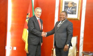 Felipe Jacinto Nyusi y José Ramón Balaguer conversaron sobre las relaciones históricas entre ambos países.