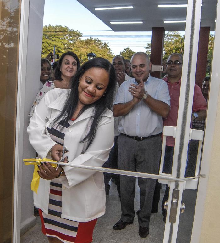 Inaguración del Centro Médico Psicopedagogico-La Edad de Oro, con la presencia de Roberto Morales Ojeda,vicepresidente de los Consejos de Estado y de Ministros. Reynaldo Garcia Zapata,presidente de la Asamblea Provincial del Poder Popular de La Habana. Luis Antonio Torres Iríbar  Primer Secretario del Partido en la capital