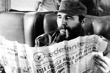 Fidel Castro en Camagüey. Lee Periódico Adelante