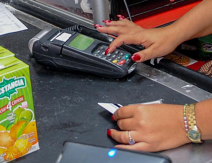 Recorrido por tiendas y mercados para comprobar el uso del POS en las mismas