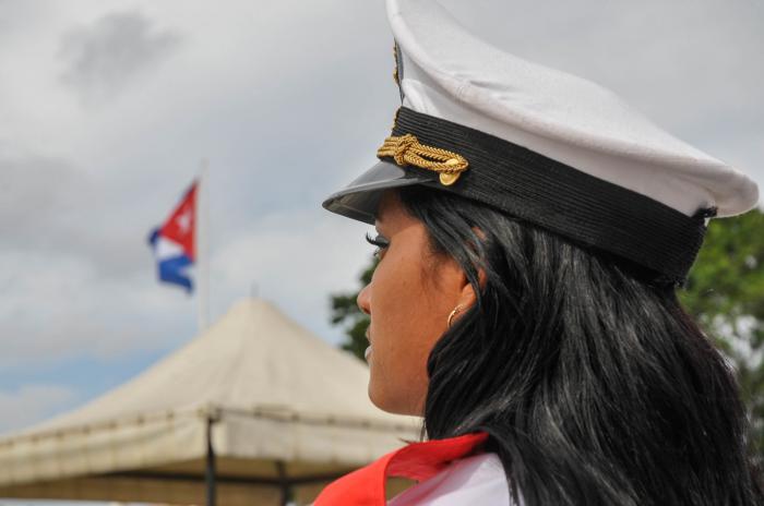 Ceremonia Militar por el lanzamiento de las 21 salvas por el 165 Aniversario del natalicio de nuestro Héroe Nacional
