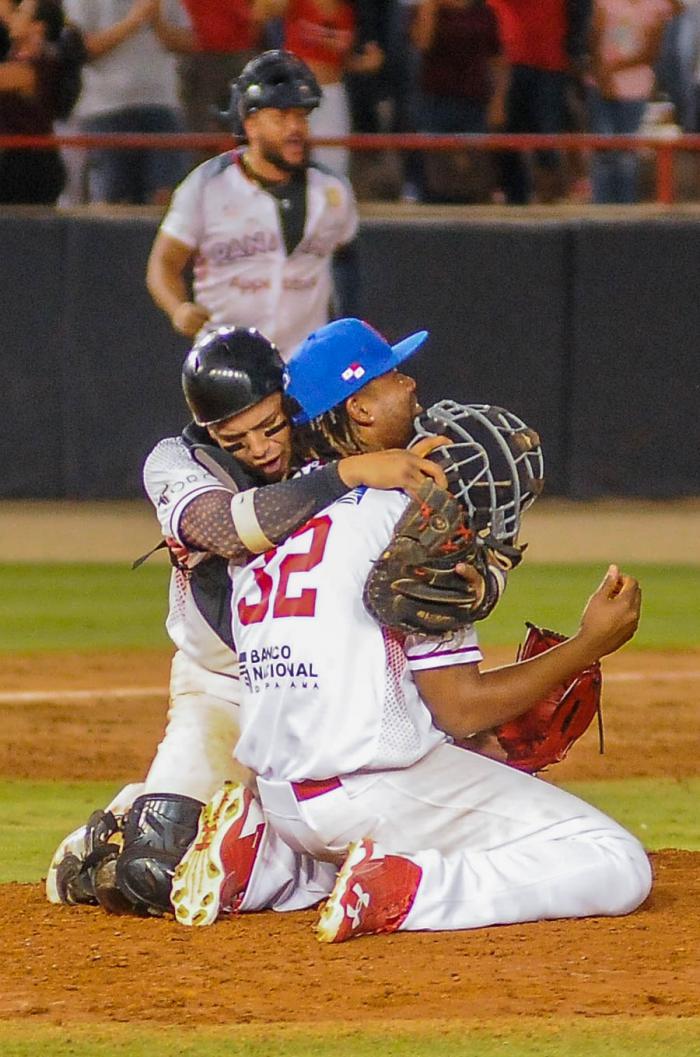 serie del Caribe 2019, Juego final entre los equipos Los Leñadores de Las Tunas de Cuba y Toros de herrera de Panamá, en el Estdio Rod Carew de Ciudad Panamá, gana las Serie el equipo de Panamá