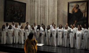 Coro Nacional de Cuba, dirigido por la maestra Digna Guerra.