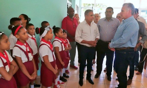 Díaz-Canel recorre la Escuela de música «Antonia Luisa Cabal» de Guantánamo